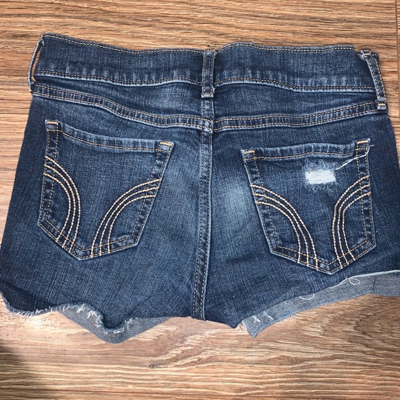 Hollister jean shorts - Picture 2 of 2